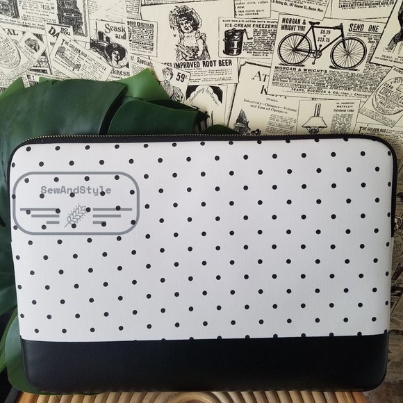 Kate Spade Disney X Kate Spade Minnie Universal Laptop Sleeve Limited Edition - Picture 3 of 11